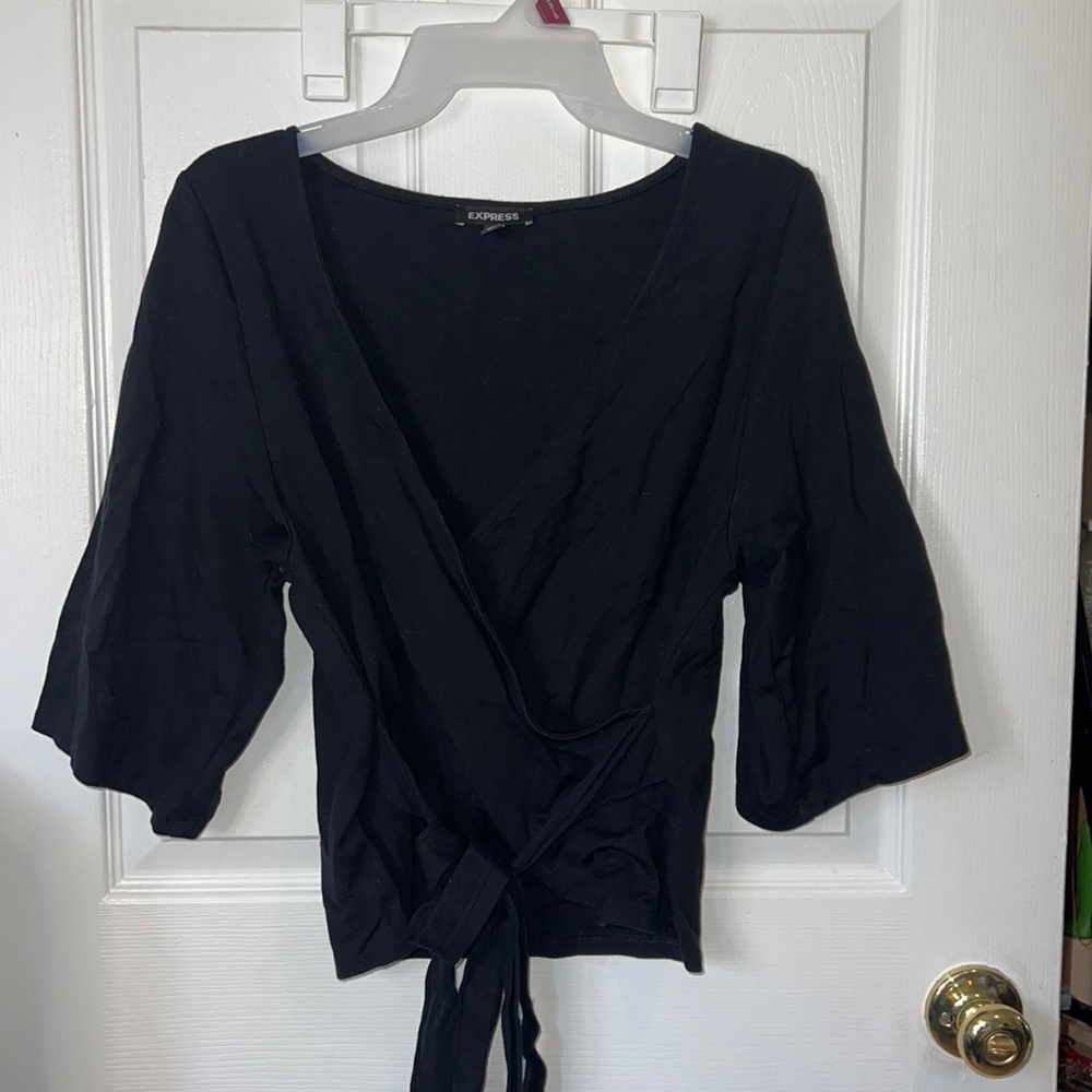 Black express wrap top
